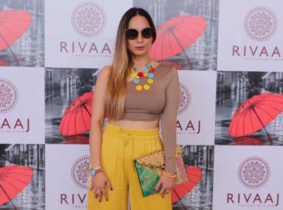 Vanitaa Rawat a well known Content Creator and NLP Practitioner inaugurates Rivaaj Fashion Lifestyle Art exhibition